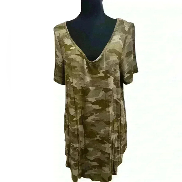 Lane Bryant Fitted Short-Sleeve V-Neck Tunic Tee Warm Army Size 18/20 - Picture 3 of 7